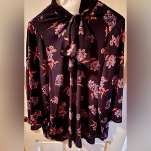 19 Cooper blouse, size 2x, 3/4 sleeves, pullover with tie